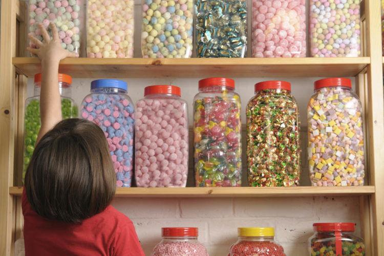 Wie viele Süßigkeiten dürfen Kinder essen?
